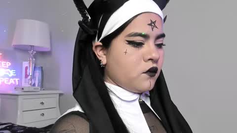 Snapshot of atena_hill chatting on 10-25-25, 07:52 Athena online show from 10-25-25, 07:52