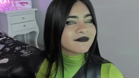 Snapshot of atena_hill chatting on 12-04-25, 07:00 Athena online show from 12-04-25, 07:00