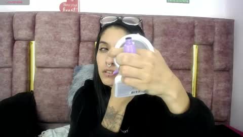 Snapshot of atenea_420 chatting on 05-26-26, 04:08 COLOMBIA online show from 05-26-26, 04:08