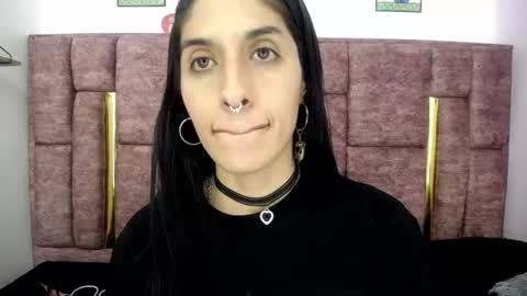 Snapshot of atenea_420 chatting on 06-19-26, 05:01 COLOMBIA online show from 06-19-26, 05:01