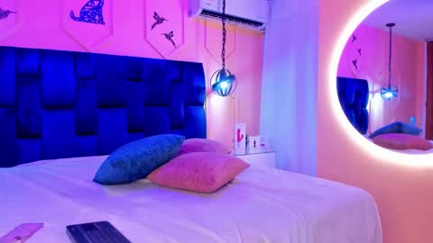 Snapshot of atenea_cute21 chatting on 12-12-24, 04:04 Athenea online show from 12-12-24, 04:04
