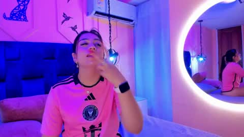 Snapshot of atenea_cute21 chatting on 01-04-25, 06:41 Athenea online show from 01-04-25, 06:41
