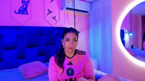 Snapshot of atenea_cute21 chatting on 01-04-25, 09:43 Athenea online show from 01-04-25, 09:43