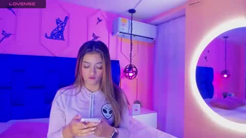 Snapshot of atenea_cute21 chatting on 02-08-25, 03:30 Athenea online show from 02-08-25, 03:30