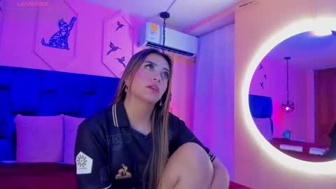 Snapshot of atenea_cute21 chatting on 02-19-25, 10:01 Athenea online show from 02-19-25, 10:01