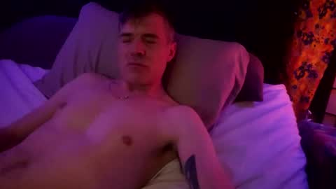 Snapshot of athandrew chatting on 01-02-25, 11:31 jonnyandrew online show from 01-02-25, 11:31