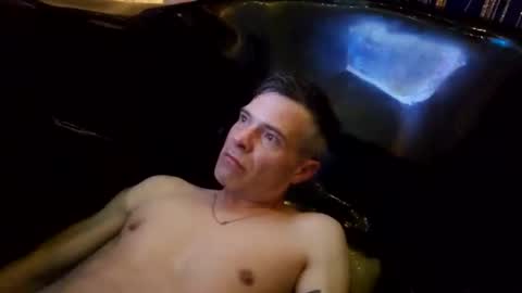 Snapshot of athandrew chatting on 01-08-25, 07:55 jonnyandrew online show from 01-08-25, 07:55