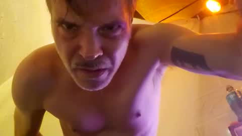 Snapshot of athandrew chatting on 11-11-25, 04:12 jonnyandrew online show from 11-11-25, 04:12