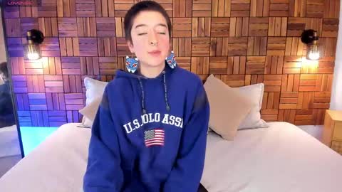 Snapshot of atheena__ chatting on 04-22-26, 01:23 Athenea online show from 04-22-26, 01:23