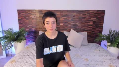 Snapshot of atheena__ chatting on 05-11-26, 12:33 Athenea online show from 05-11-26, 12:33