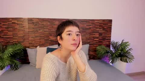 Snapshot of atheena__ chatting on 05-25-26, 12:00 Athenea online show from 05-25-26, 12:00