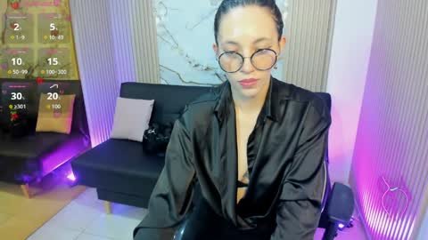 Atenea online show from 05-25-26, 03:23