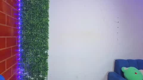 Snapshot of athenea_03 chatting on 06-27-26, 04:28 Athenea online show from 06-27-26, 04:28