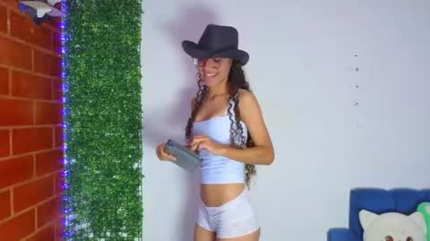 Snapshot of athenea_03 chatting on 06-29-26, 07:25 Athenea online show from 06-29-26, 07:25