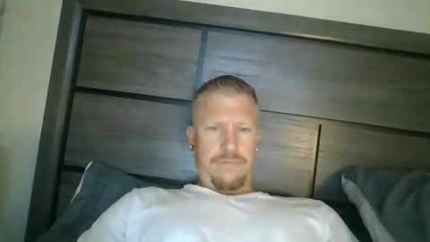 Snapshot of athletic_skater779 chatting on 05-25-26, 07:47 AthleticWhiteboy777 online show from 05-25-26, 07:47