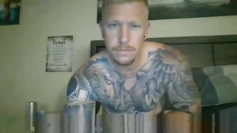 Snapshot of athletic_skater779 chatting on 05-26-26, 04:41 AthleticWhiteboy777 online show from 05-26-26, 04:41