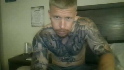 Snapshot of athletic_skater779 chatting on 05-29-26, 04:43 AthleticWhiteboy777 online show from 05-29-26, 04:43