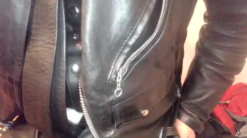 Atlleather1 online show from 04-17-26, 03:42