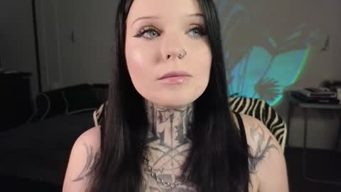 online every day between 10am-23pm online show from 11-05-25, 05:40