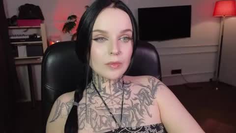 online every day between 10am-23pm online show from 07-09-26, 06:12
