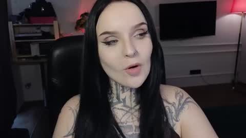 online every day between 10am-23pm online show from 07-18-26, 11:19