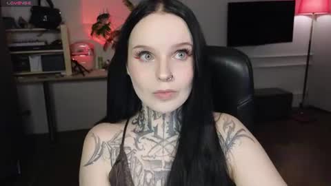 online every day between 10am-23pm online show from 07-23-26, 07:45