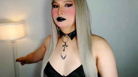 Snapshot of audreyholloway chatting on 04-29-26, 08:51 Audrey online show from 04-29-26, 08:51