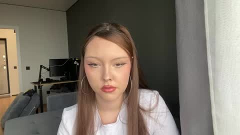 Snapshot of audriashearon chatting on 06-08-26, 08:37 Elene online show from 06-08-26, 08:37