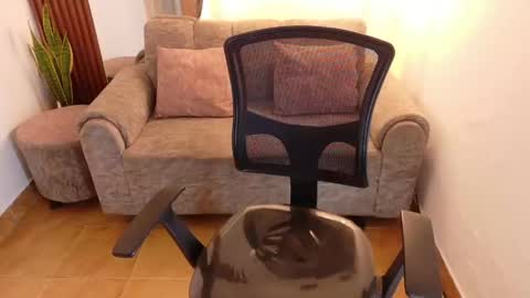 aunty_milf0 online show from 05-27-26, 09:34