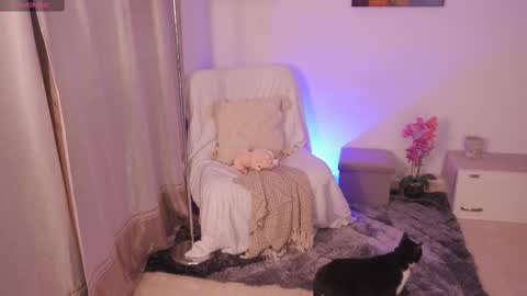        . online show from 10-01-25, 11:44