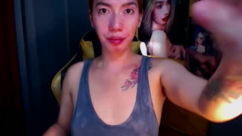 Snapshot of aurakharisma_xx chatting on 11-23-25, 05:51 Miss awra online show from 11-23-25, 05:51