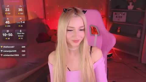 Snapshot of aurasanrise chatting on 05-27-26, 01:57 Aura online show from 05-27-26, 01:57