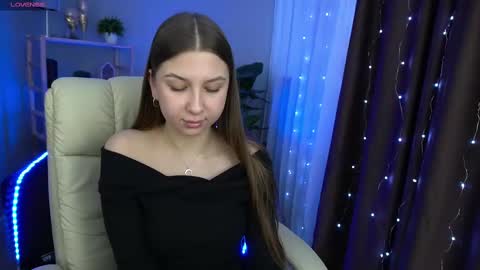 Snapshot of aureliabliss_ chatting on 01-21-25, 01:54 Nikol online show from 01-21-25, 01:54