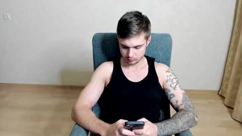 Snapshot of aurelius_x1 chatting on 02-15-26, 10:39 Maks online show from 02-15-26, 10:39