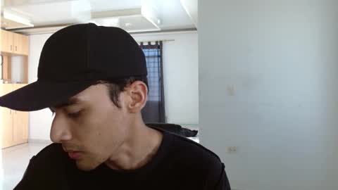 Snapshot of aureliv1 chatting on 10-24-25, 09:11 Aureliano online show from 10-24-25, 09:11