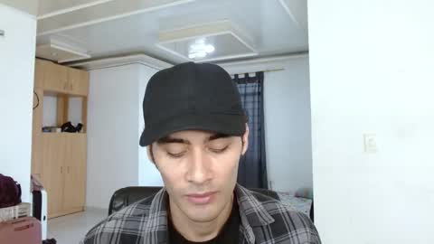 Snapshot of aureliv1 chatting on 12-03-25, 10:30 Aureliano online show from 12-03-25, 10:30