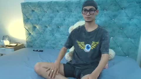 Snapshot of auren_nova chatting on 07-15-26, 12:32 auren_nova online show from 07-15-26, 12:32