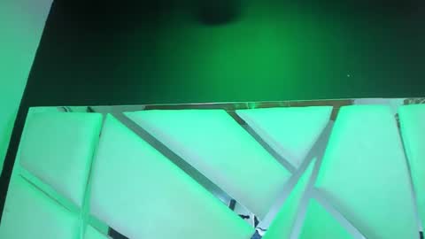 Snapshot of aurora18palmer chatting on 04-10-26, 02:44 aurora online show from 04-10-26, 02:44