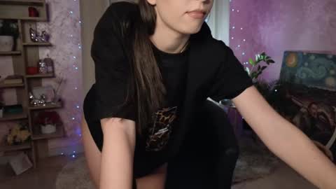 Snapshot of aurora_aksness chatting on 12-15-24, 07:31 Aurora online show from 12-15-24, 07:31