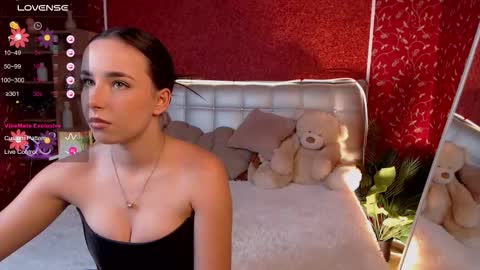 Snapshot of aurora_aksness chatting on 11-21-25, 04:38 Aurora online show from 11-21-25, 04:38