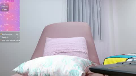 Snapshot of aurora_blossom__ chatting on 12-03-24, 03:33 Aurora online show from 12-03-24, 03:33