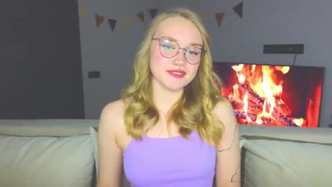 Snapshot of aurora_golden chatting on 12-09-24, 03:44 Kate online show from 12-09-24, 03:44