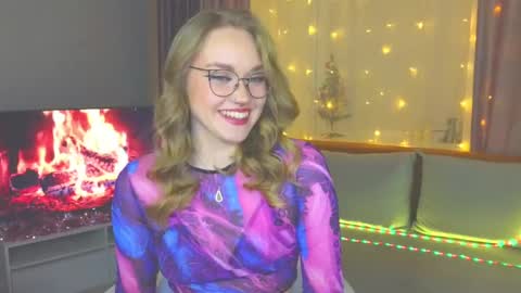 Snapshot of aurora_golden chatting on 01-04-25, 07:02 Kate online show from 01-04-25, 07:02