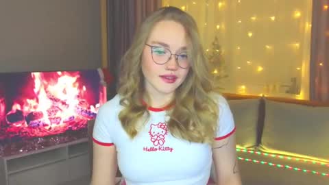 Snapshot of aurora_golden chatting on 01-10-25, 03:48 Kate online show from 01-10-25, 03:48