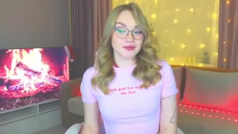 Snapshot of aurora_golden chatting on 01-16-25, 07:20 Kate online show from 01-16-25, 07:20