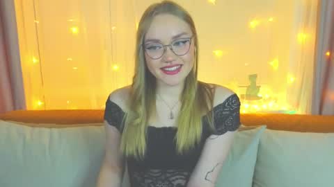 Snapshot of aurora_golden chatting on 01-31-25, 04:06 Kate online show from 01-31-25, 04:06