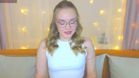 Snapshot of aurora_golden chatting on 02-22-25, 03:47 Kate online show from 02-22-25, 03:47
