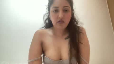 Aurora online show from 04-25-26, 03:09