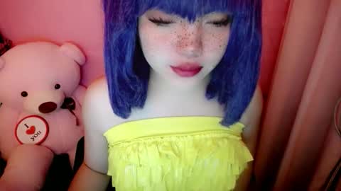 cute online show from 05-15-26, 10:06