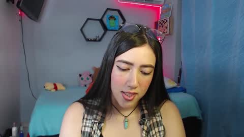 Snapshot of aurora_shy_ chatting on 02-28-25, 01:37 Aurora  online show from 02-28-25, 01:37